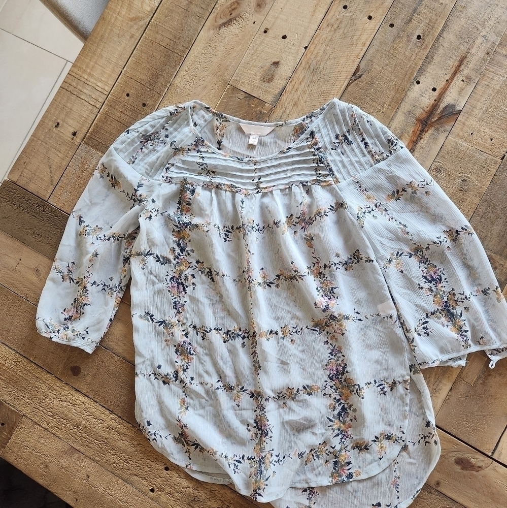 LAUREN Conrad Chiffon Light Blue Floral Top Blouse. SIZE XS - Picture 2 of 7